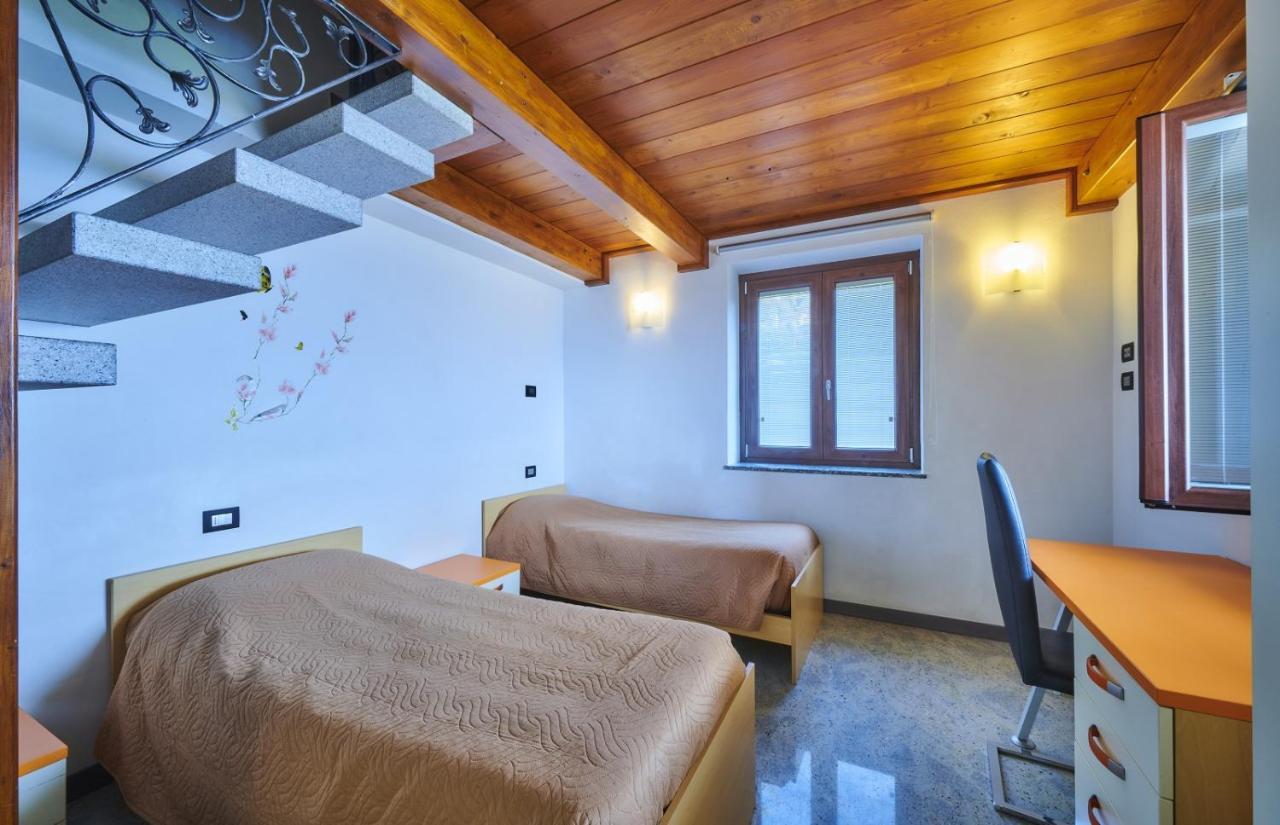 Apartment Rosa Dei Venti Gravedona Bagian luar foto
