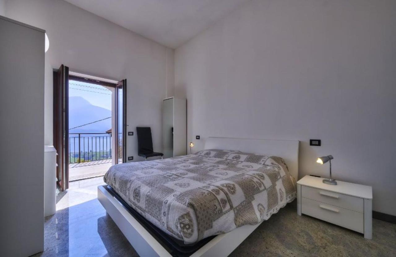 Apartment Rosa Dei Venti Gravedona Bagian luar foto