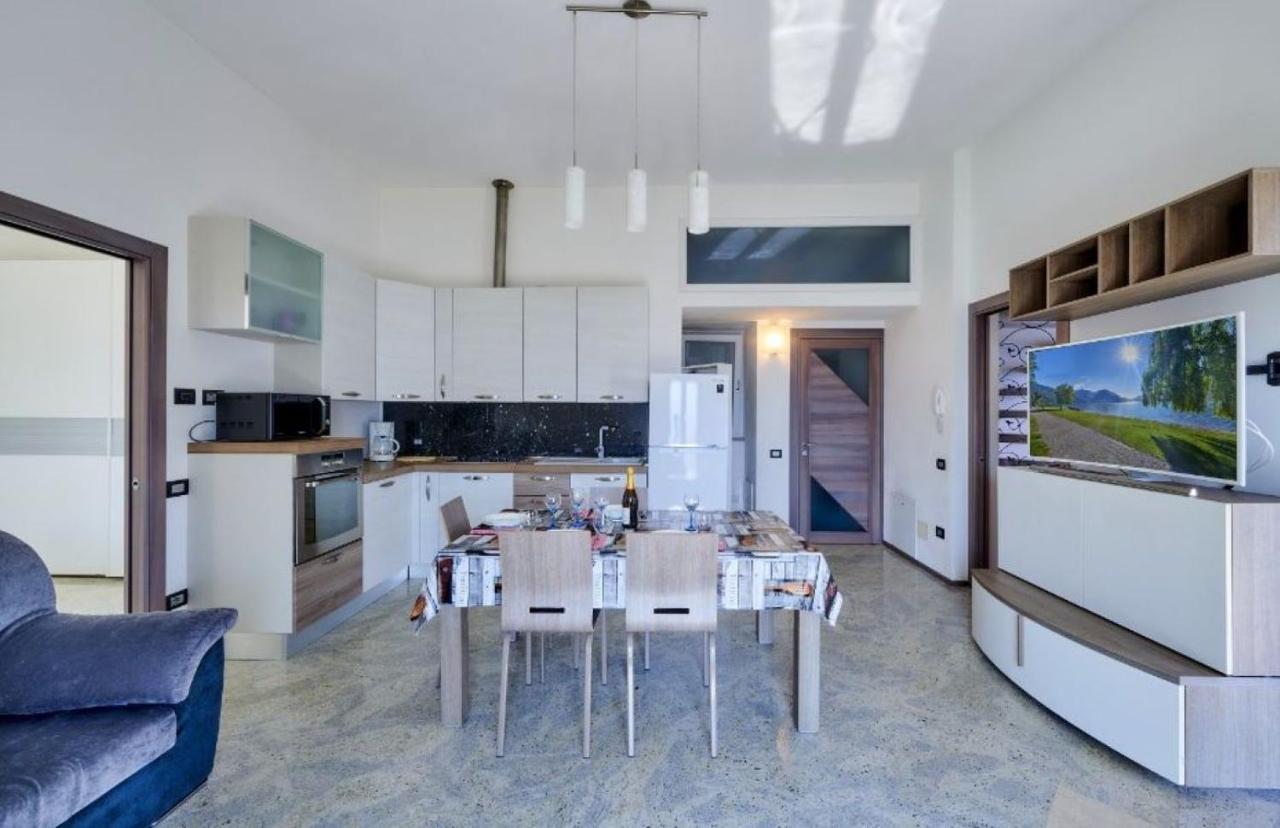 Apartment Rosa Dei Venti Gravedona Bagian luar foto